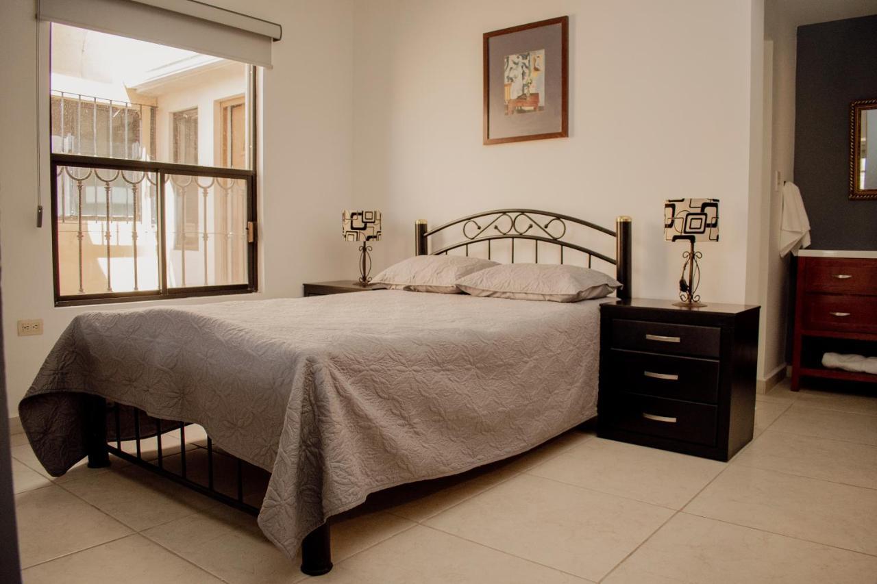 Suites Cervantes Chihuahua Exterior photo